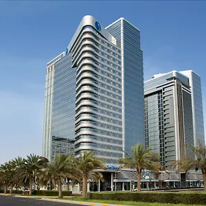 Pearl Rotana Capital Centre מלון